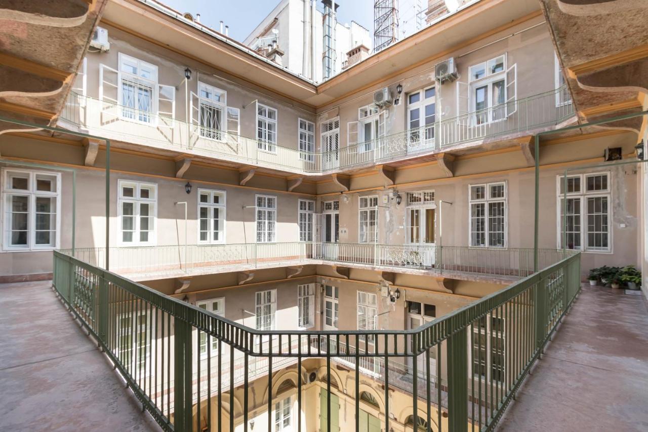 Leda'S Apartment Next To The Danube And Fashion Street Budapest Eksteriør bilde